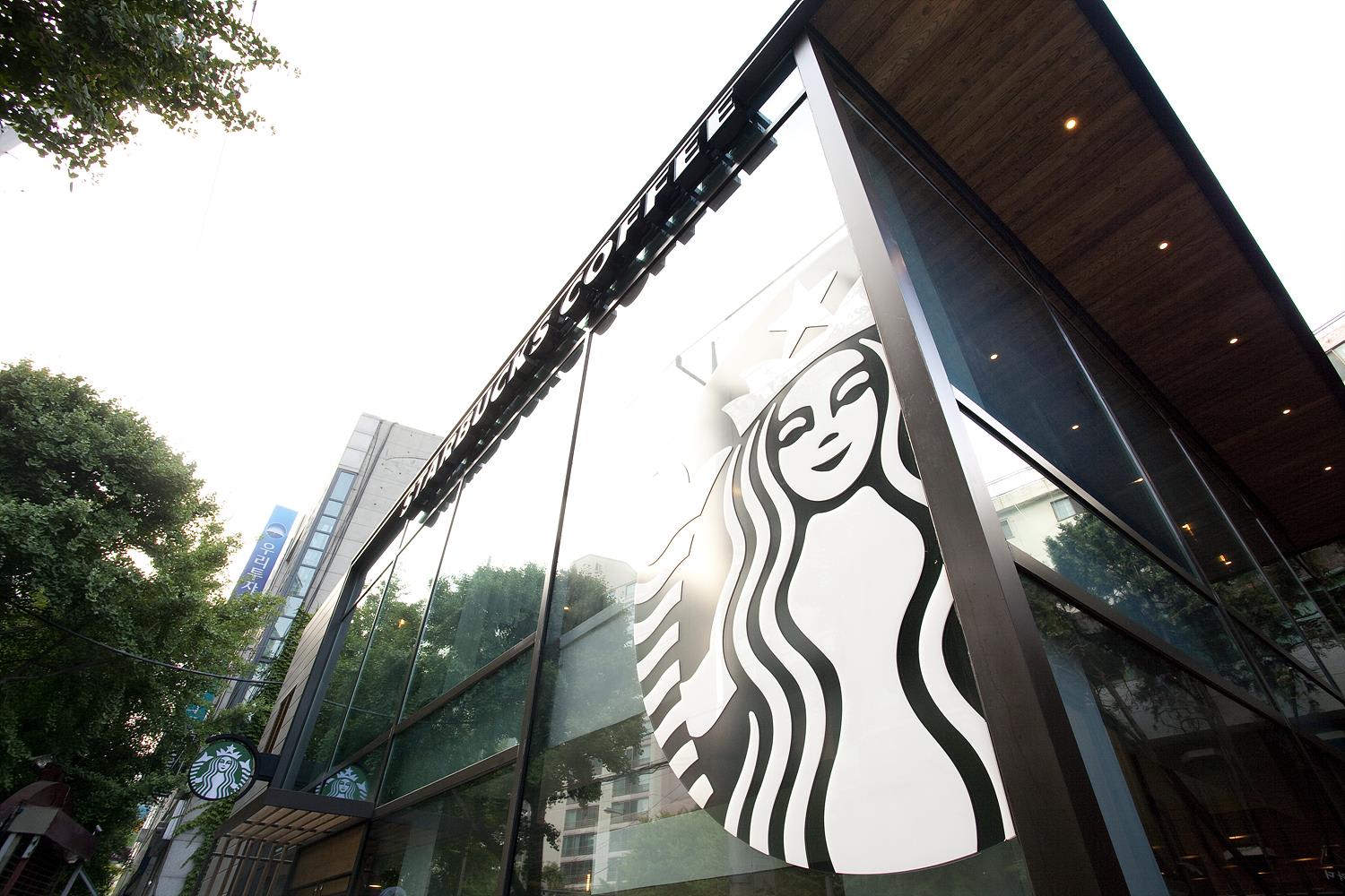 서울의 한 스타벅스 매장의 전경